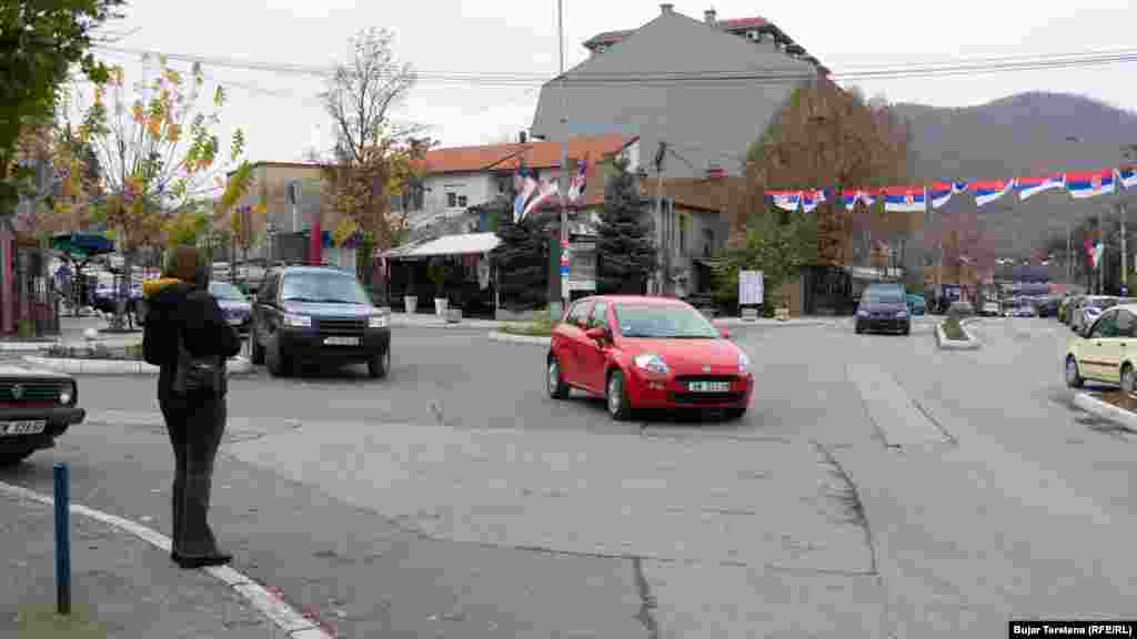 Vlasti su saopštile da su do sada prihvatile ostavke blizu 600 policijskih zvaničnika na severu iz redova srpske zajednice.
