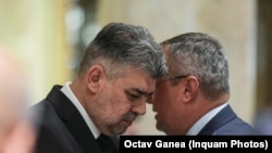 Liderii PNL și PSD folosesc bani publici pentru a-și promova mesajele pe diferite site-uri. Deși legea obligă la transparență când e vorba de bani publici, partidele ascund destinatarii sumelor. Foto: Marcel Ciolacu (stânga), președintele PSD, și președintele PNL, Nicolae Ciucă.