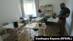 Centrul Rainbow Hub, după vandalizarea acestuia, care a avut loc pe 30 octombrie 2021.