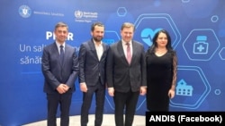 Ministrul Sănătății, Alexandru Rafila (al treilea din dreapta) și directorul ANDIS, George-Adrian Popa (al doilea din stânga) spun că spitalele regionale au intrat în linie dreaptă în privința realizării lor. Chiar dacă promisiunile din 2023 nu au fost respectate.