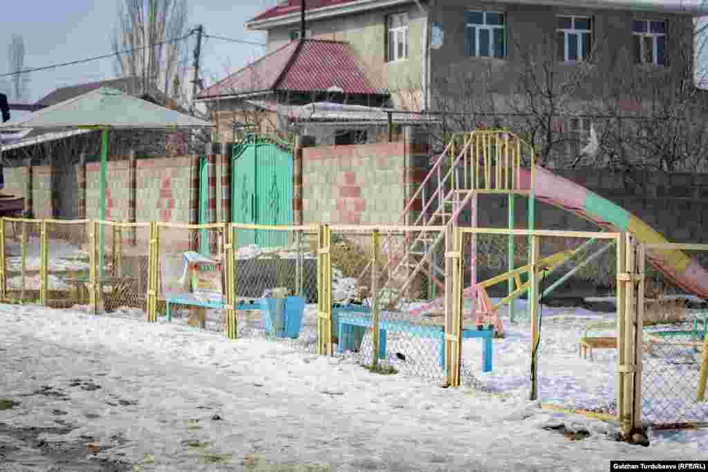 Арча-Бешиктеги балдар аянтчасы. 