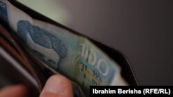 Банкноти на српски динари, јануари 2024 година.