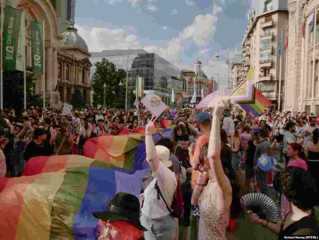 Marșul a durat aproximativ două ore, iar distanța parcursă a fost de 3 kilometri.