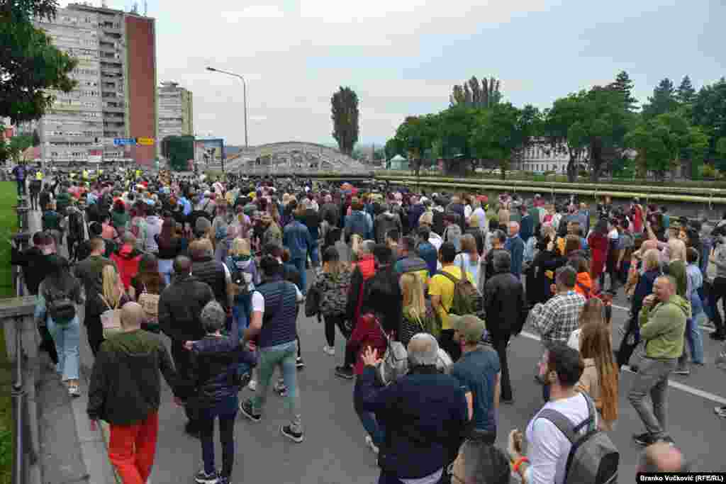 Nakon toga povorka je pošla u blokadu saobraćajnice koja je tranzitni pravac Kragujevac–Kraljevo–Čačak (17. jun 2023)