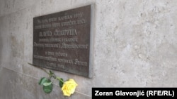 Spomen-ploča na mestu ubistva novinara Slavka Ćuruvije, 11.04.2024.