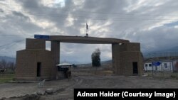 په کورمه کې د افغانستان او پاکستان ترمنځ د خرلاڅو تجارتي لار. (انځور: ارشیف)