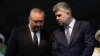 Premierul Marcel Ciolacu și președintele PNL, Nicolae Ciucă, și-au dat mâna pentru majorarea pensiilor, chiar dacă nu e clar care va fi sursa de finanțare. 