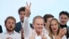 Chiar dacă partidul Lege și Justiție a câștigat mai multe voturi, Coaliția Civică are mai multe șanse de a forma o coaliție. Lege și Justiție a fost la putere în Polonia din 2015 și s-a opus drepturilor LGBTQ+, dreptului la avort și a subminat independența justiției. 