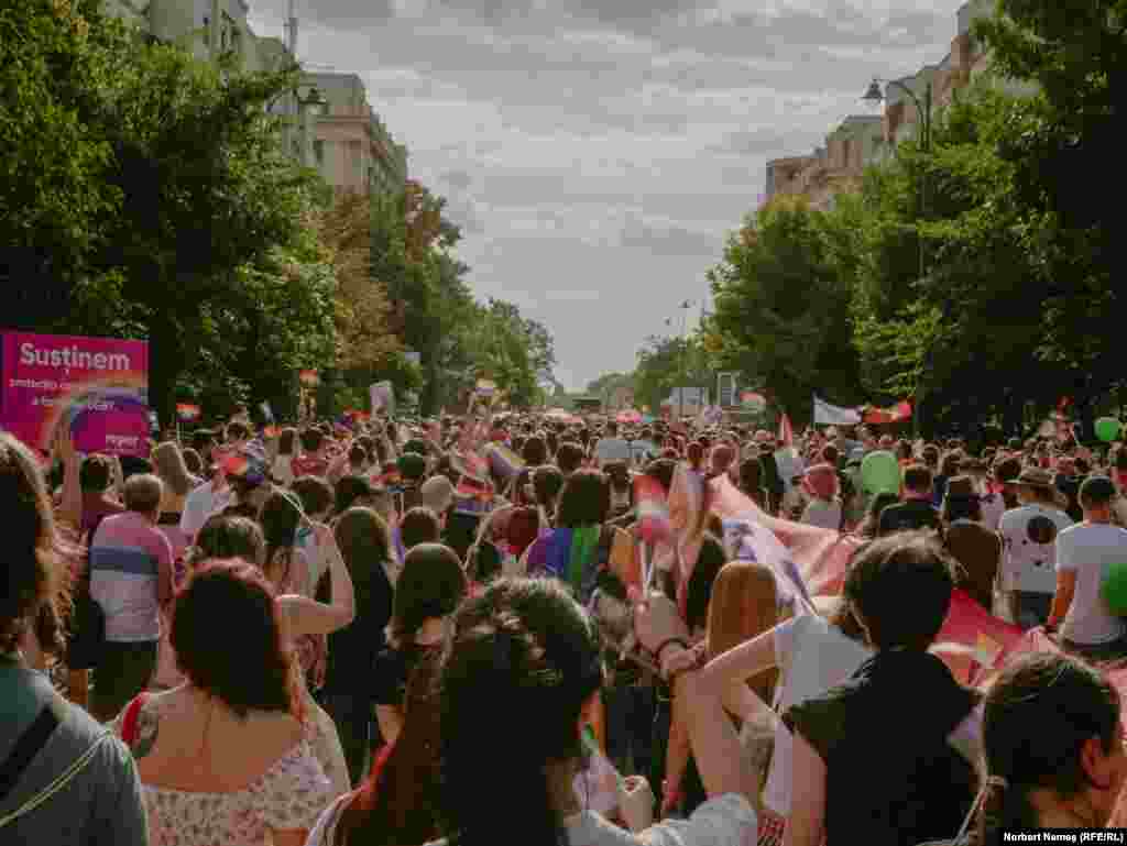 Conform Asociației Accept, evenimentul din acest an a strâns cei mai mulți participanți de până acum, aproximativ 27.000 de persoane.