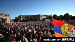 აქცია ერევნის რესპუბლიკის მოედანზე, 2024 წლის 9 მაისი 