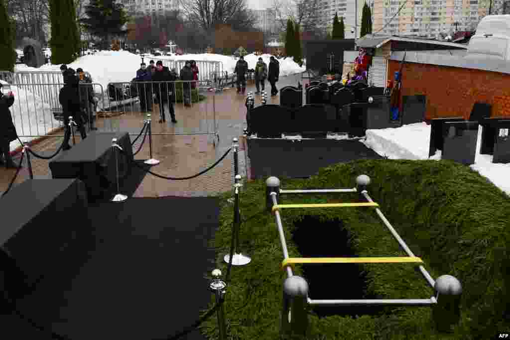 Navalnîi a fost înmormântat în cimitirul Borisov din apropiere.