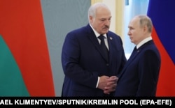 Президент Росії Володимир Путін (праворуч) і Олександр Лукашенко. Москва, 6 квітня 2023 року