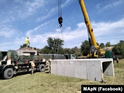 Amenajarea unor adăposturi la Plauru.