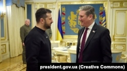 Кір Стармер прибув до Києва вранці 16 січня для зустрічі з президентом України Володимиром Зеленським (архівне фото)