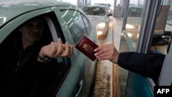 Илустрација - Пасошка контрола на српско - унгарската граница