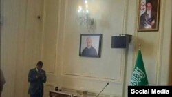 وجود این عکس در تالار آینه وزارت خارجه باعث اعتراض عربستانیها شد