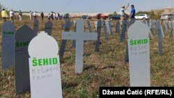 Do 21. avgusta 1992., kada je i posljednji zatočenik napustio Omarsku, u logoru je bilo zatočeno više od 3.300 civila.