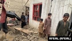 کودکان در مناطق سیلاب زده بیشترین آسیب ها را دیده اند