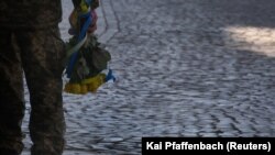 Частина родин полеглих військовослужбовців не погоджувалися на будівництво Національного військового кладовища у Гатненській громаді на Київщині.