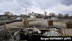 Пошкоджений міст на Київщині після відходу російських військових, квітень 2022 року. Ілюстративне фото 