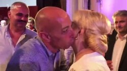 VIDEO Congresul PSD. Lungul drum de pupături al Vioricăi Dăncilă către prezidențiale