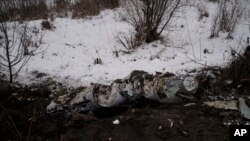 У ДСНС нагадують, що у разі виявлення підозрілого предмета, варто одразу повідомити про знахідку за номером 101.