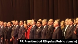 Ministri iz Crne Gore, Marko Kovač i Aleksandar Damjanović na proslavi neustavnog Dana RS. (peti i šesti s lijeva). 
