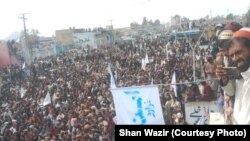 پرلت وال وايي، تر څو یې غوښتنې نه وي منل شوې، احتجاج به نه ختموي: انځور له ارشیفه