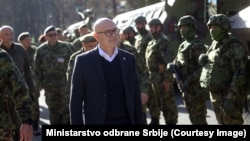 Српскиот министер за одбрана Милош Вучевиќ