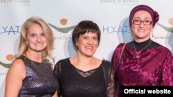 Sabiha Husić (desno na fotografiji) na dodjeli nagrada u Njujorku