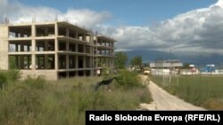 Урбанизацијата е еден од главните проблеми кои го загрозуваат статусот на Охрид како светско природно и културно наследство. 