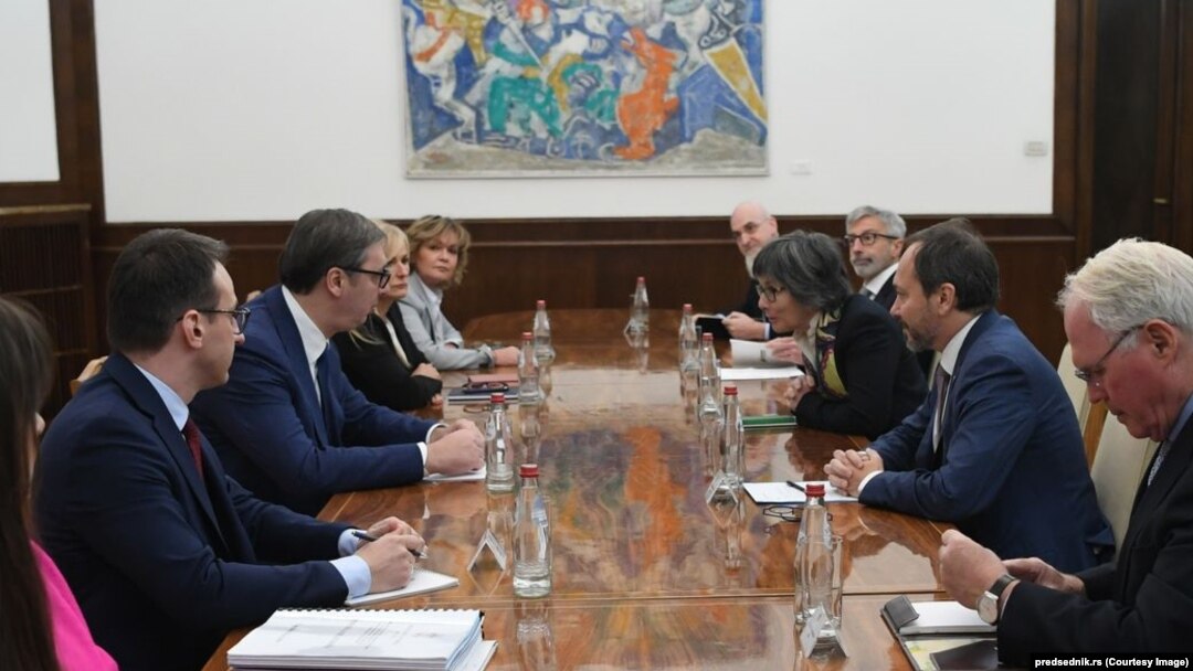 Fotoarhiv: Predsednik Srbije Aleksandar Vučić na sastanku sa ambasadorima zemalja Kvinte u Beogradu, oktobar 2022.