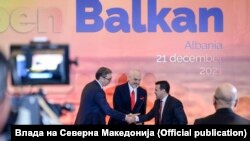 Aleksandar Vučić, Edi Rama i Zoran Zaev u Tirani na konferenciji "Otvoreni Balkan", decembar 2021.
