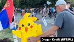 Detalj sa protesta u Ulici Omladinskih brigada, 31. jul 2025.