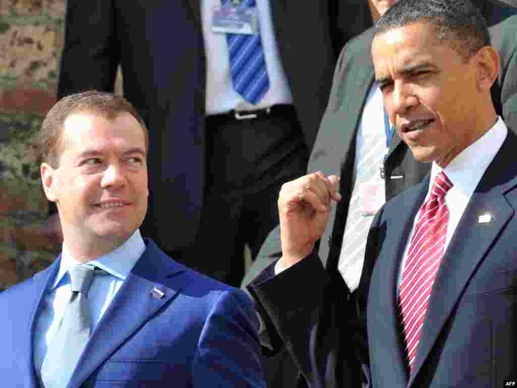 Predsjednici Medvedev i Obama prije potpisivanja sporazuma,08.04.2010.