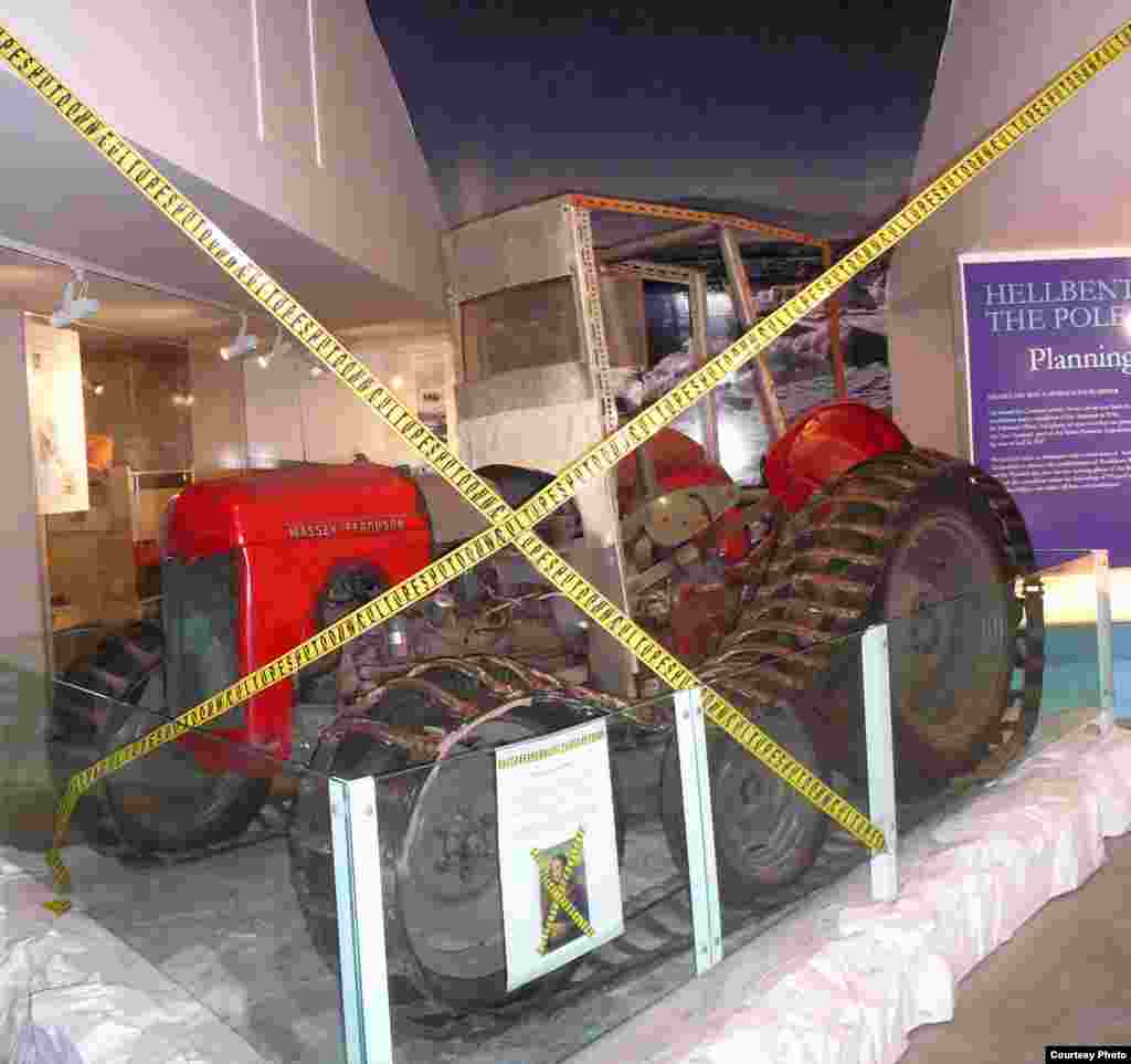 Muzej transporta i tehnologije u Okladnu (Novi Zeland), djelo Sir Edmund Hillary's Antarctic Fergusson TE20 Tractor.