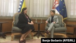 Aida Smajić (lijevo), ambasadorka BiH, prilikom prvog susreta po preuzimanju ambasadorske dužnosti sa Anom Brnabić, premijerkom Srbije, 29. novembra 2019. u Beogradu. 