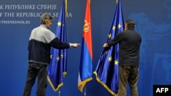 Zastave Evropske unije i Srbije, ilustrativna fotografija
