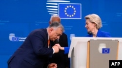 Premierul Ungariei, Viktor Orbán, și președintele Comisiei Europene, Ursula von der Leyen, după o conferință de presă în timpul reuniunii Consiliului European, de la sediul UE - 19 decembrie 2024