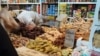 Прилавок на продуктовом рынке, Лебапская область Туркменистана 