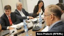 Suprotni stavovi direktora i članice Savjeta Agencije