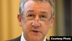 Allan Little 