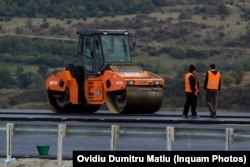 Guvernul a adoptat în primăvară o Ordonanță pentru ajustarea costurilor materialelor de construcții, care acoperă însă doar parțial diferențele față de prețurile de acum 2-3 ni înregistrate în piață.