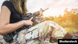 Vojni rok uvele su ponovno Švedska i Norveška, a sve češći su glasovi koji pozivaju da se na to opredijele i zemlje okruženja.