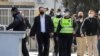 Сашо Мијалков со полициска придружба пред Кривичниот суд во Скопје, пред изрекувањето на пресудата за „Таргет-Тврдина“ во 2021 година