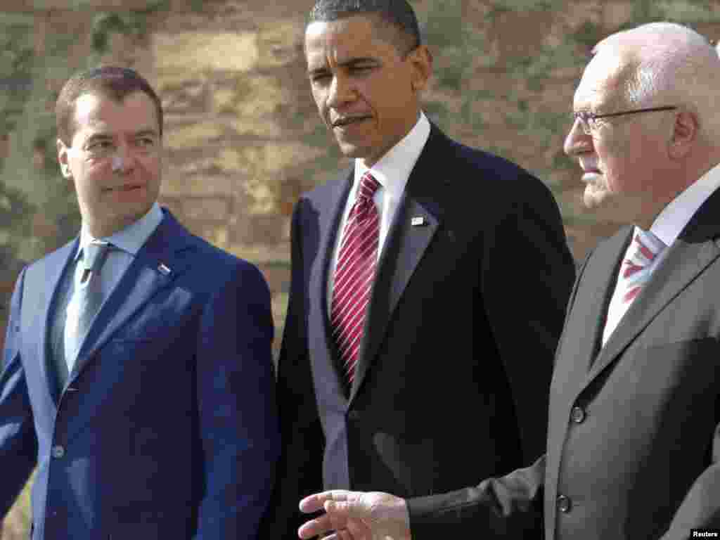 Dmitry Medvedev, Barack Obama i Vaclav Klaus na Hradčanima,08.04.2010.