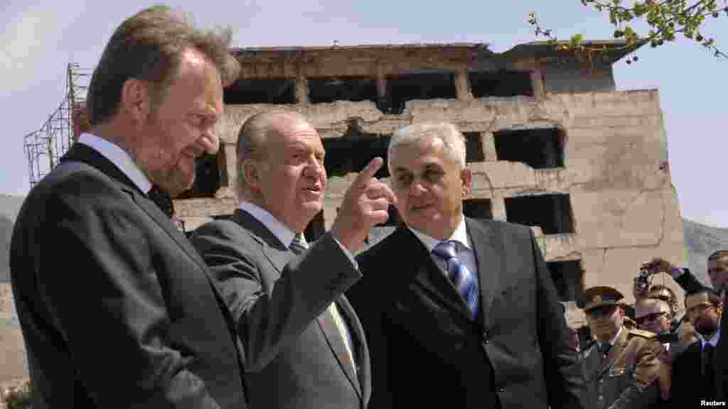 BiH - Španjolski kralj Juan Carlos posjetio je Mostar u društvu sa Bakirom Izetbegovićem i gradonačelnikom Ljubom Bešlićem, 29. mart 2012.