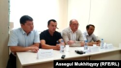 "Ақиқат" жалпыұлттық социал-демократиялық партиясының жиынына келген партия өкілдері мен белсенділер. Нұр-Сұлтан, 14 маусым 2019 жыл.