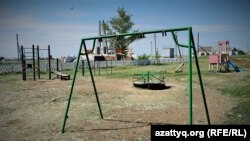 Детская площадка в селе Оразак. Акмолинская область, 11 июня 2021 года