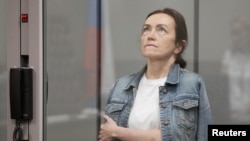 "ალსუ არ არის მხოლოდ შვილებზე მზრუნველი დედა, ის ასევე ერთგული ქალიშვილია. და მან გადაწყვიტა რუსეთში წასვლა ავადმყოფი დედის დასახმარებლად", - იხსენებდა მისი მეუღლე, პაველ ბუტორინი